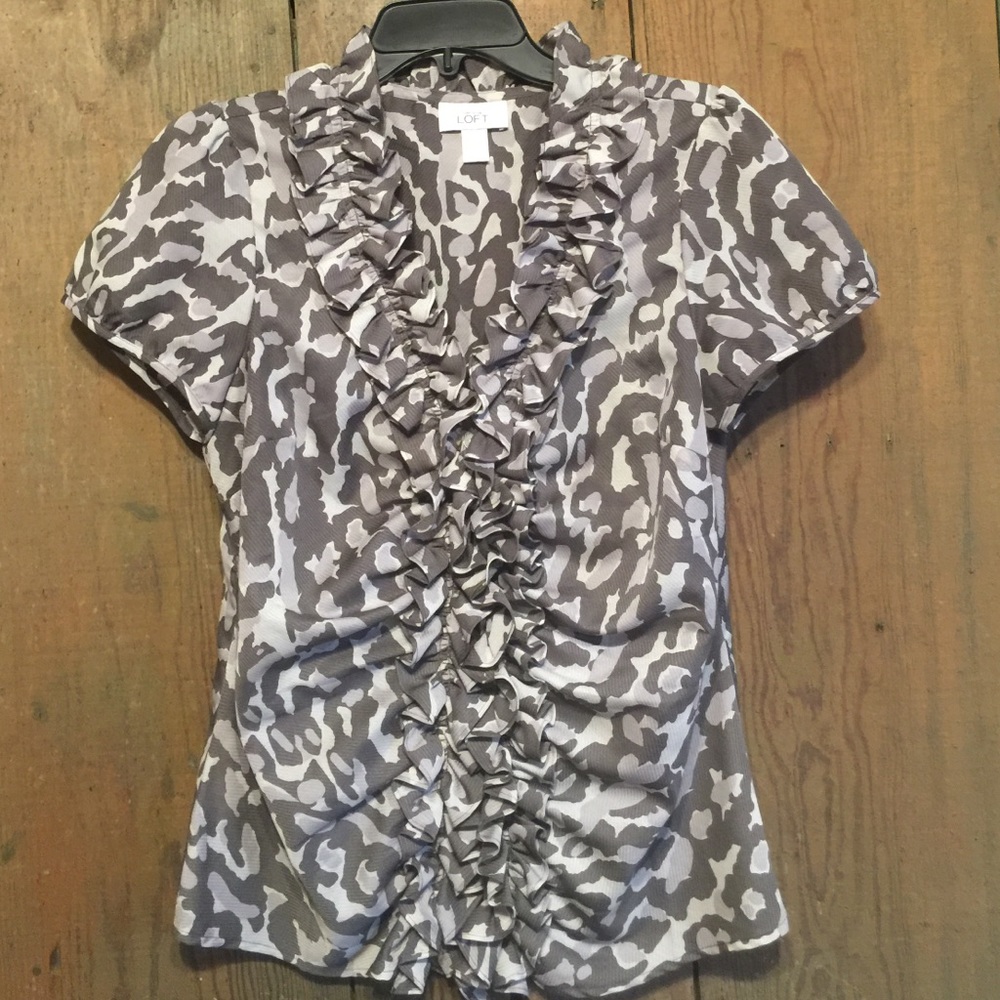 Ruffled short sleeve blouse